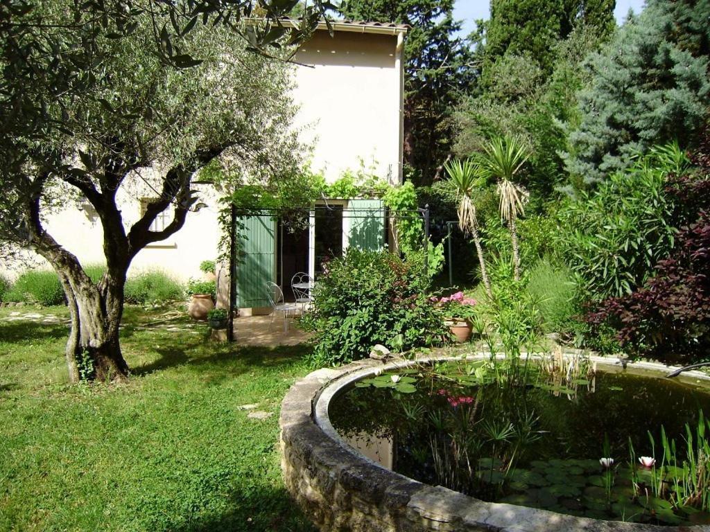 Chez Jean-Pierre & Annick Vila Remoulins Exterior foto